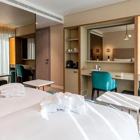 Luster Lisbon