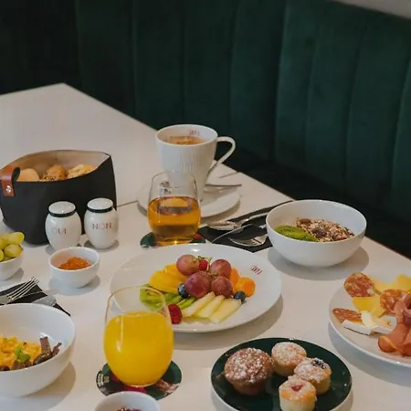 Hotel Luster 5*