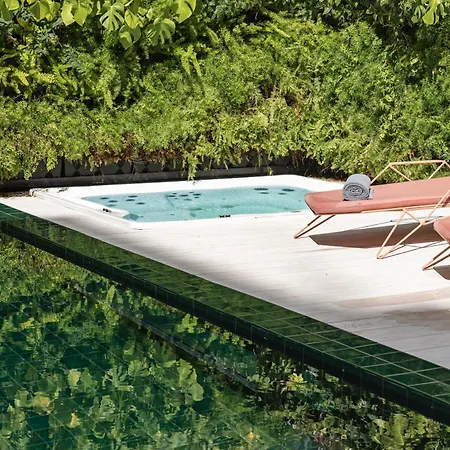 Luster Hotel 4*