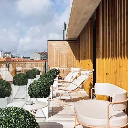 Luster Hotel