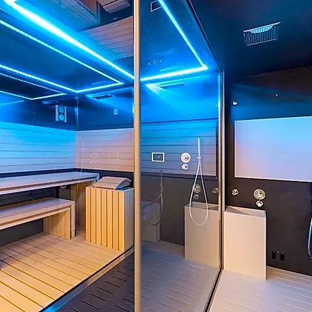 Luster Hotel 5*