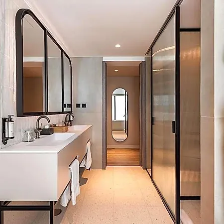 Hotel Luster 5*