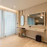 Luster Hotel 4*
