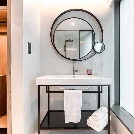 Luster Hotell 4*