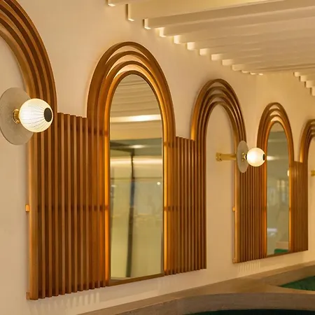 Luster Hotell 4*