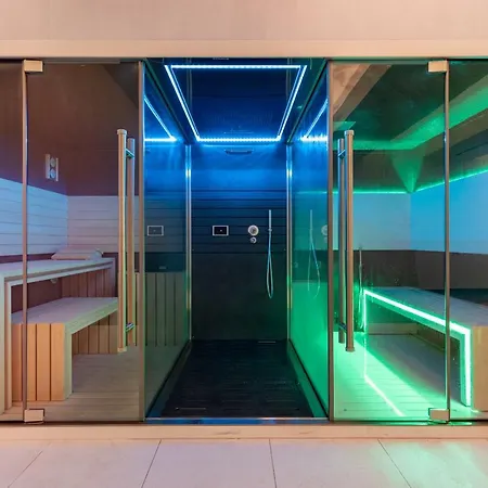 Luster Hotell 4*